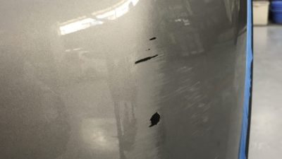 ミニのフロントバンパーキズ修理